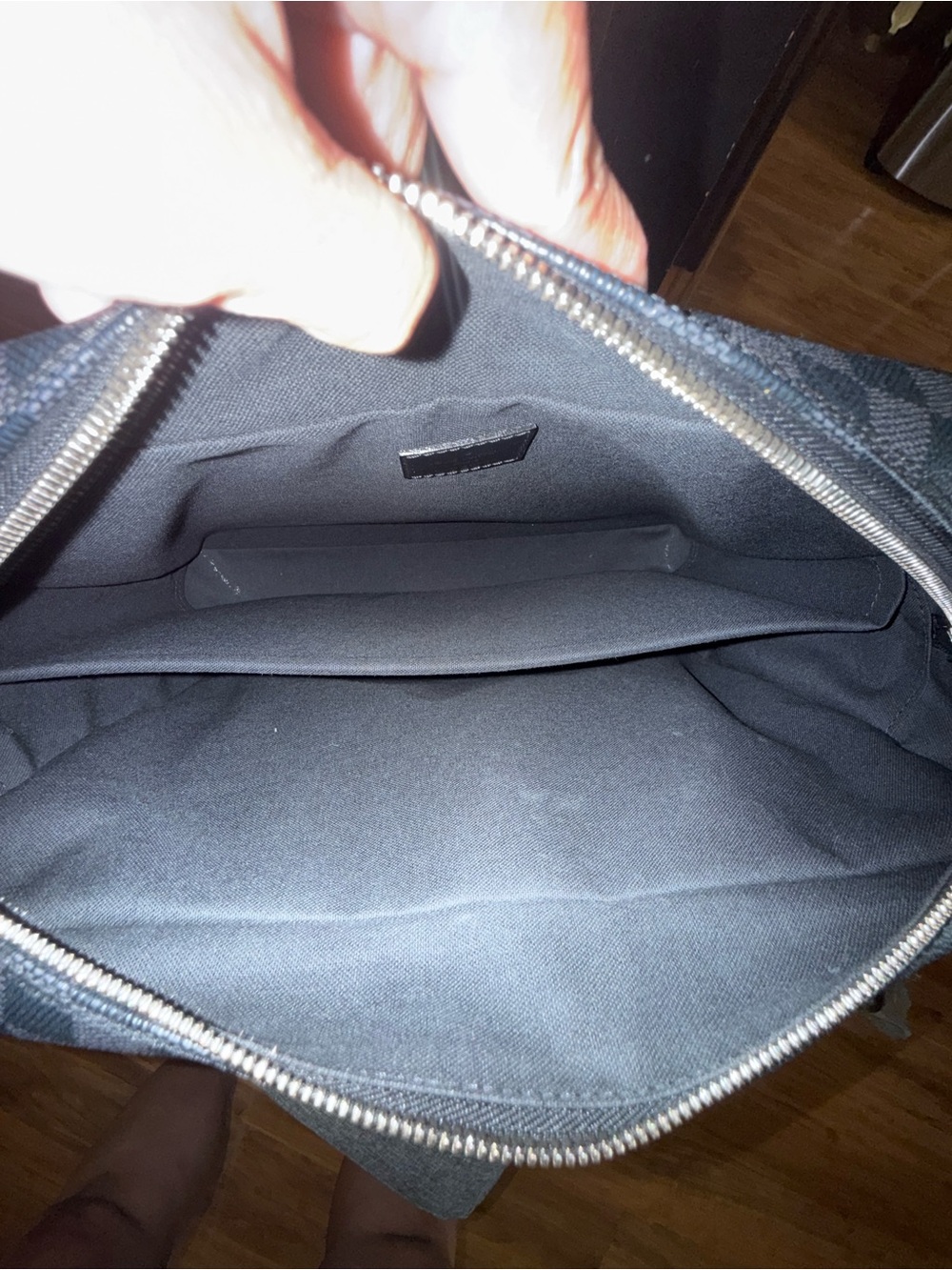 Louis Vuitton Graphite ICare - Picture 11 of 17